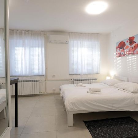 Rijeka Budget Rooms Eksteriør billede