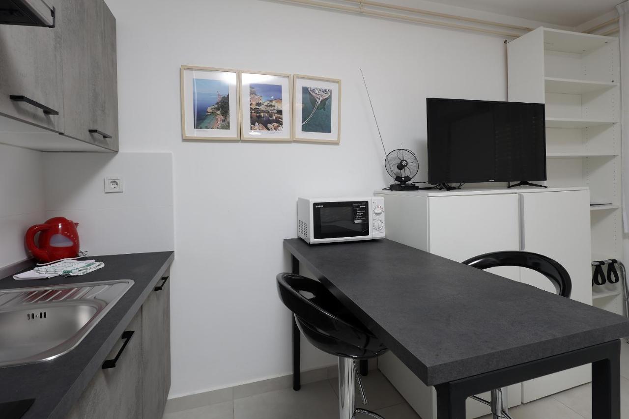 Rijeka Budget Rooms Eksteriør billede