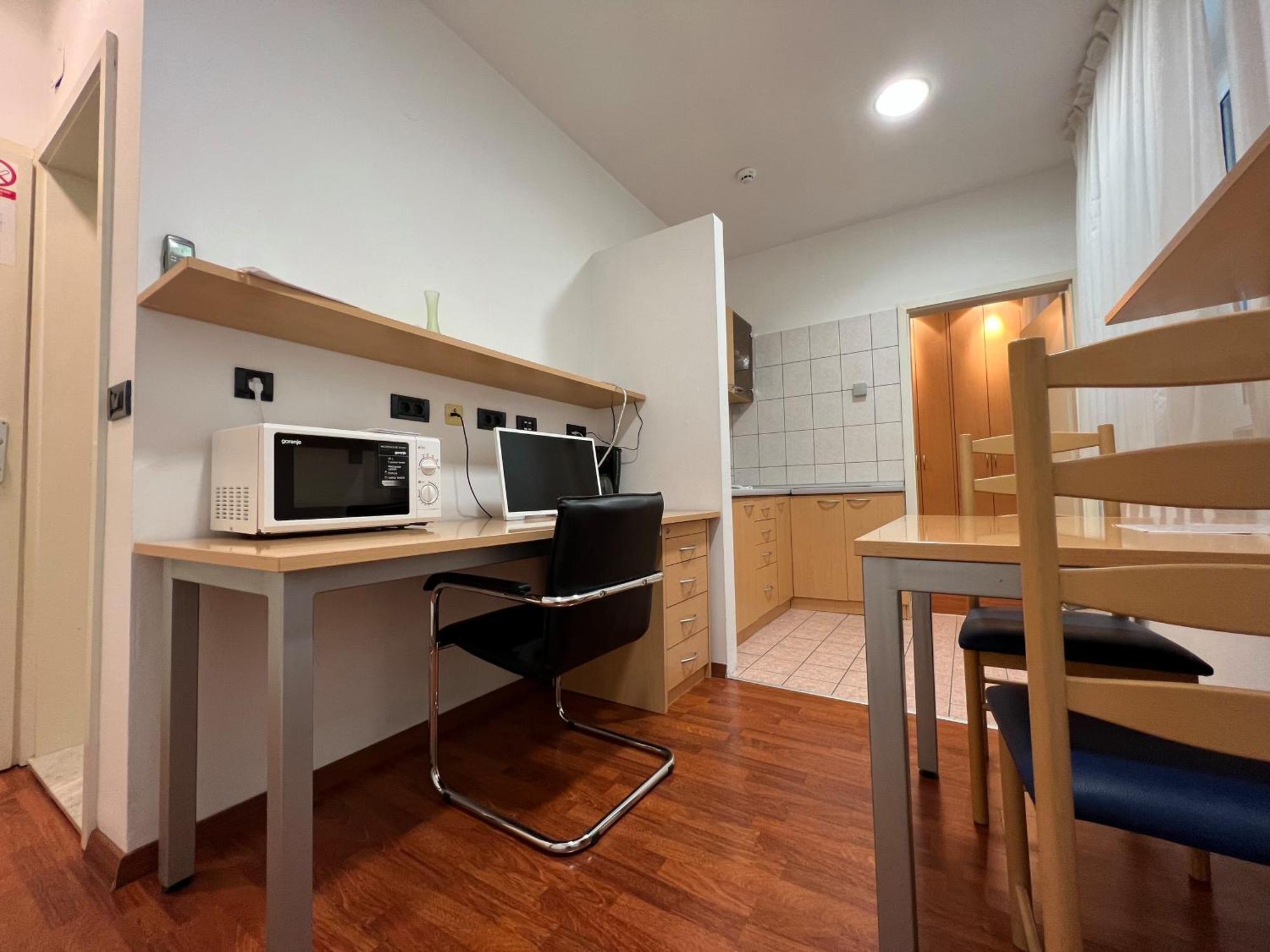 Rijeka Budget Rooms Eksteriør billede