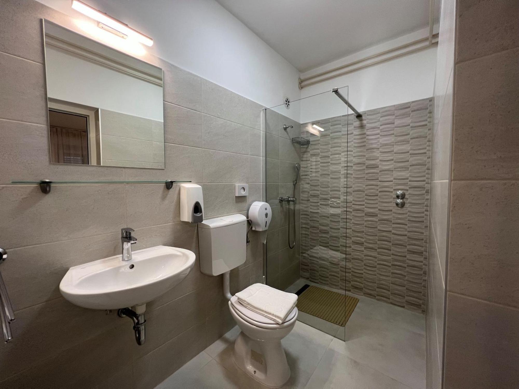 Rijeka Budget Rooms Eksteriør billede