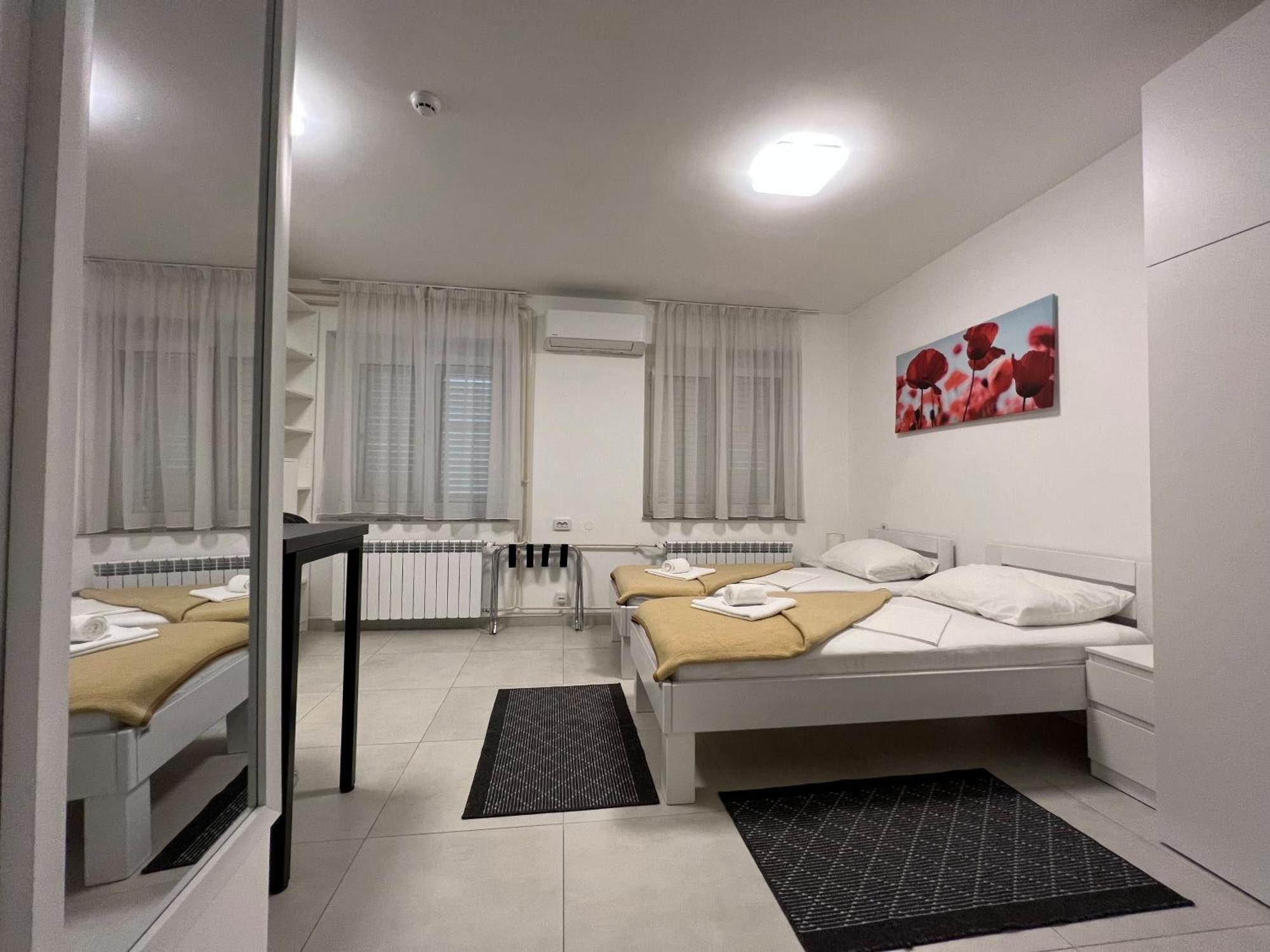 Rijeka Budget Rooms Eksteriør billede